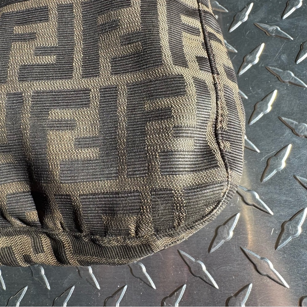 Fendi Vintage Zucca Baguette Shoulder Bag in Brown - Picture 5 of 16